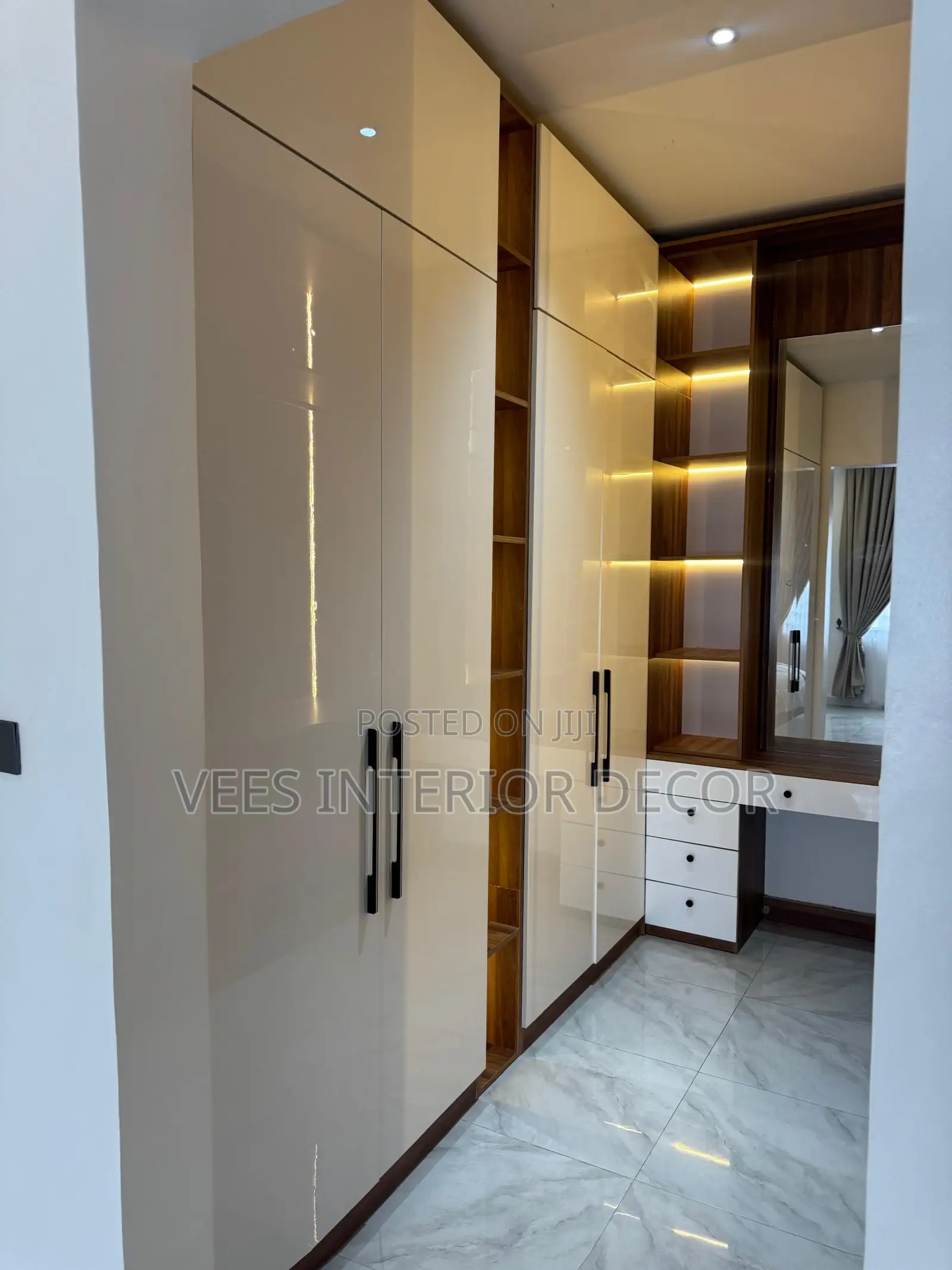 Closet/Wardrobe