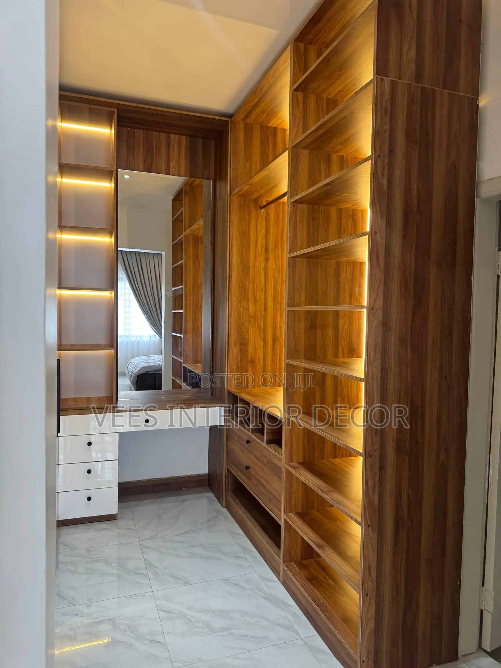 Closet/Wardrobe