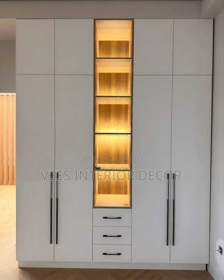 Wardrobe/Closet