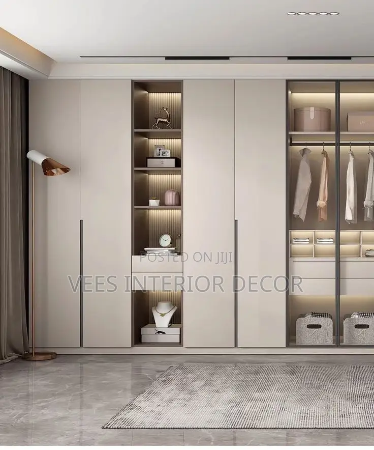 Wardrobe/Closet