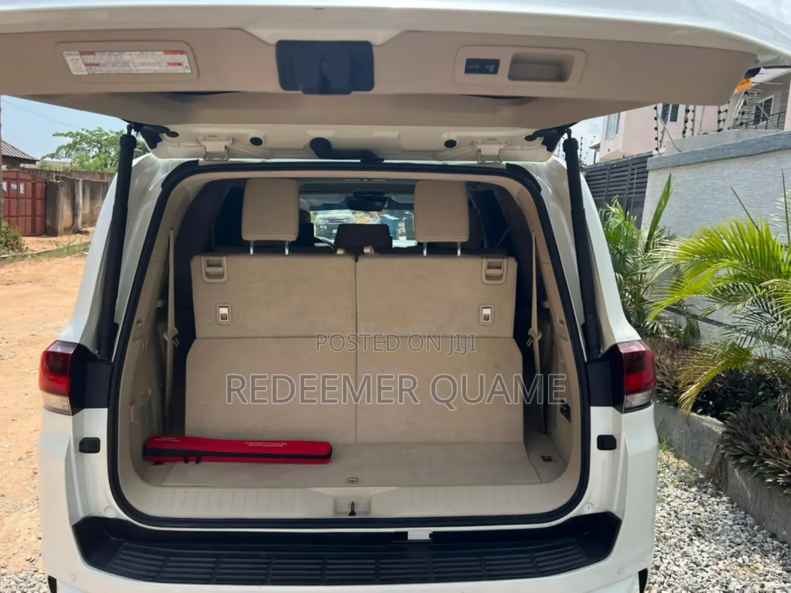 Toyota Land Cruiser LC300 2024 White