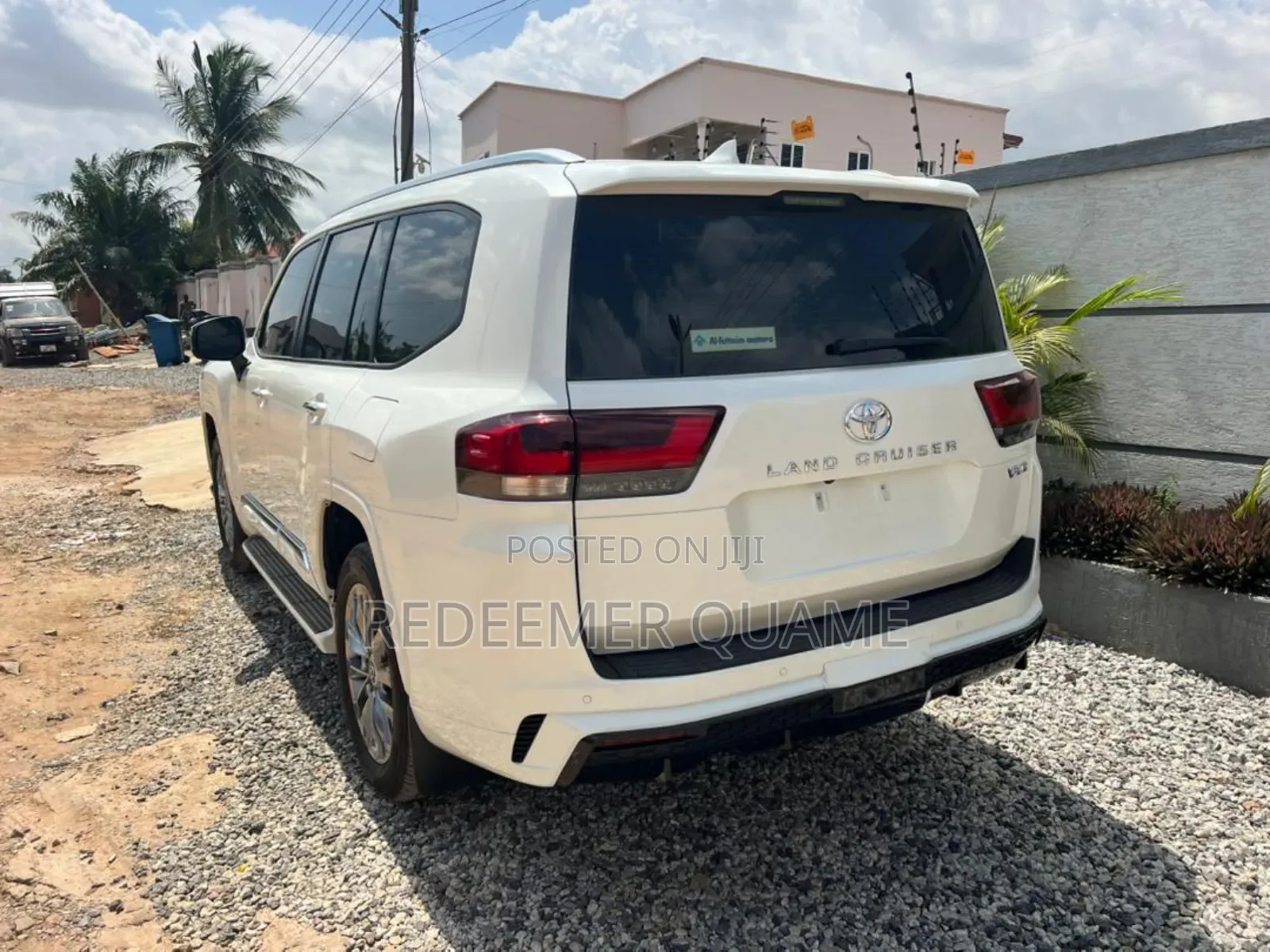 Toyota Land Cruiser LC300 2024 White