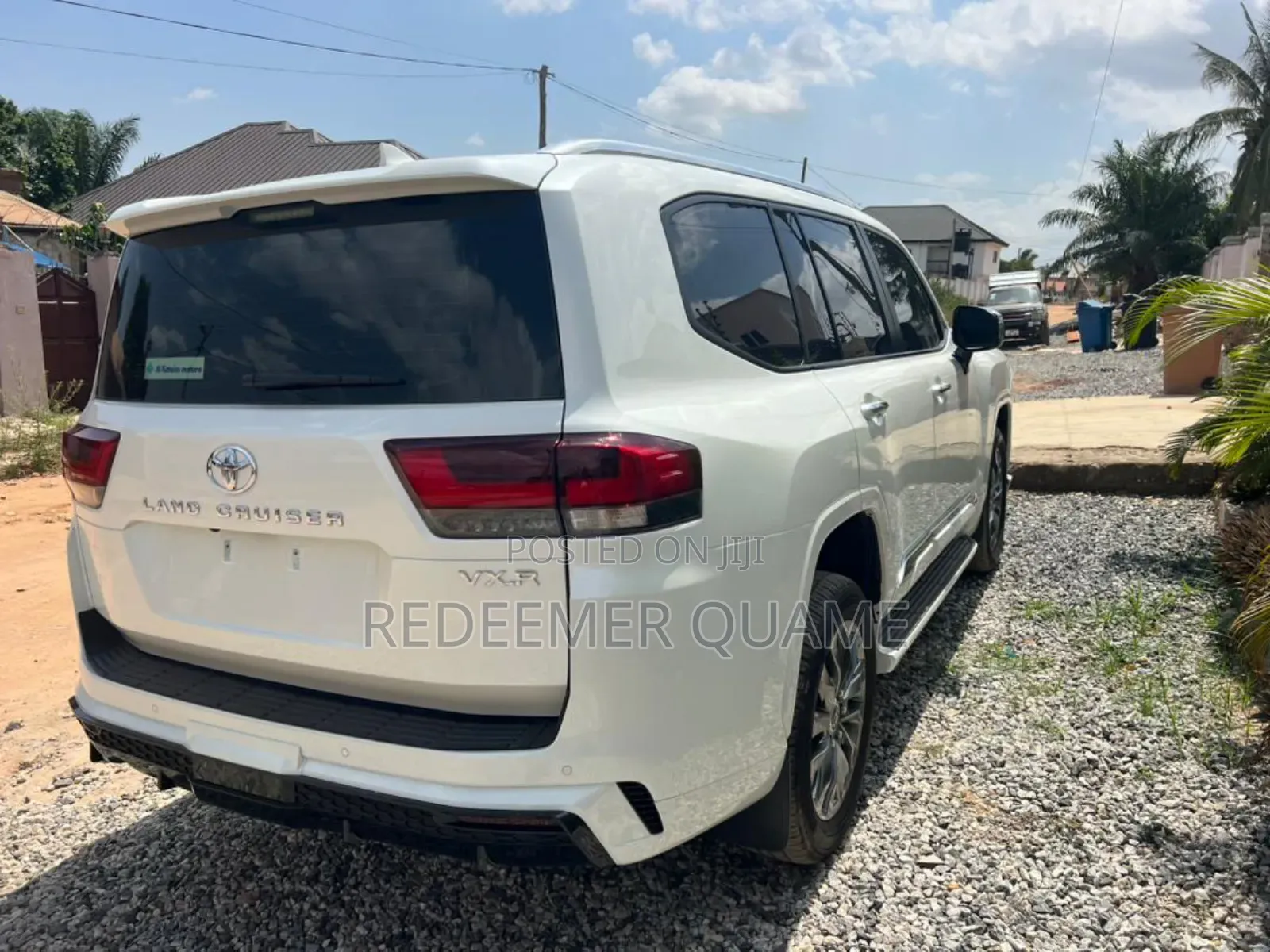 Toyota Land Cruiser LC300 2024 White