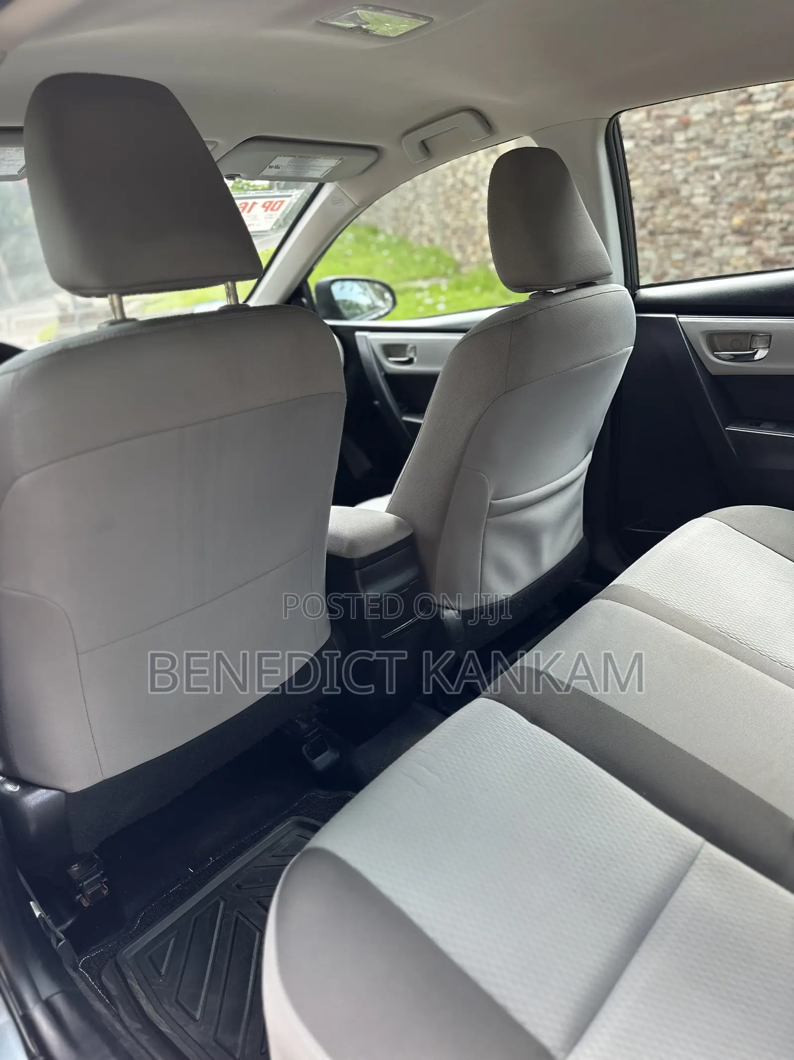 Toyota Corolla LE 4dr Sedan (1.8L 4cyl CVT) 2017 Gray