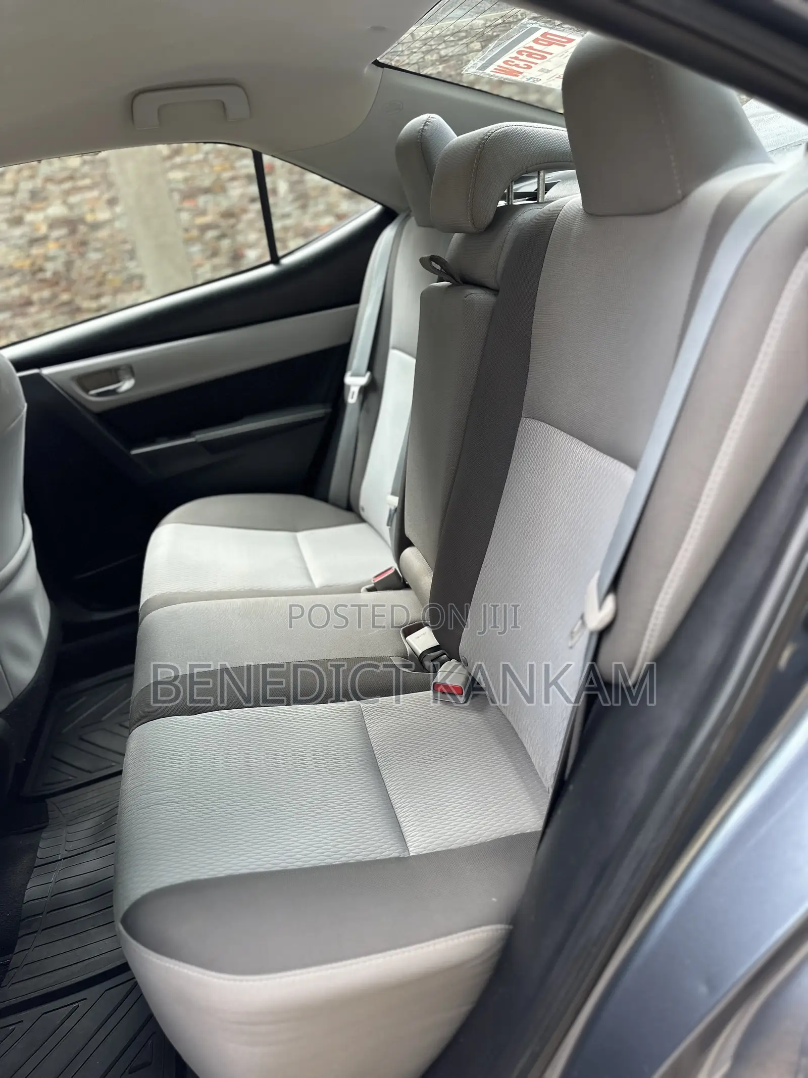 Toyota Corolla LE 4dr Sedan (1.8L 4cyl CVT) 2017 Gray