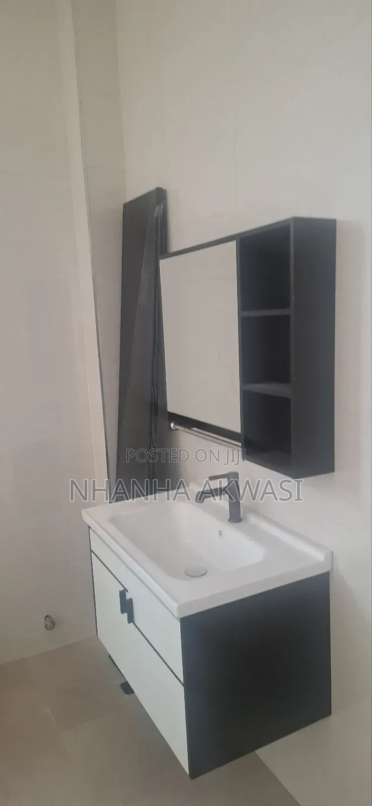 3bdrm House in Community 24, Tema Metropolitan for sale