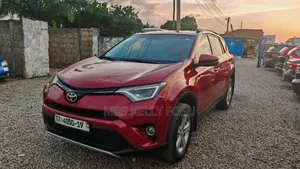 Toyota RAV4 XLE 4dr SUV AWD (2.5L 4cyl 6A) 2015 Red