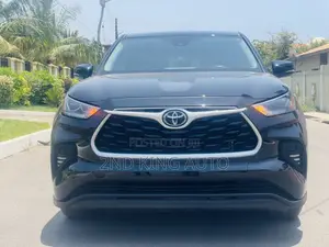 Toyota Highlander LE FWD 2023 Black