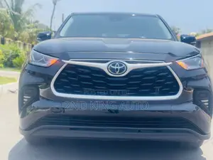 Toyota Highlander LE FWD 2023 Black
