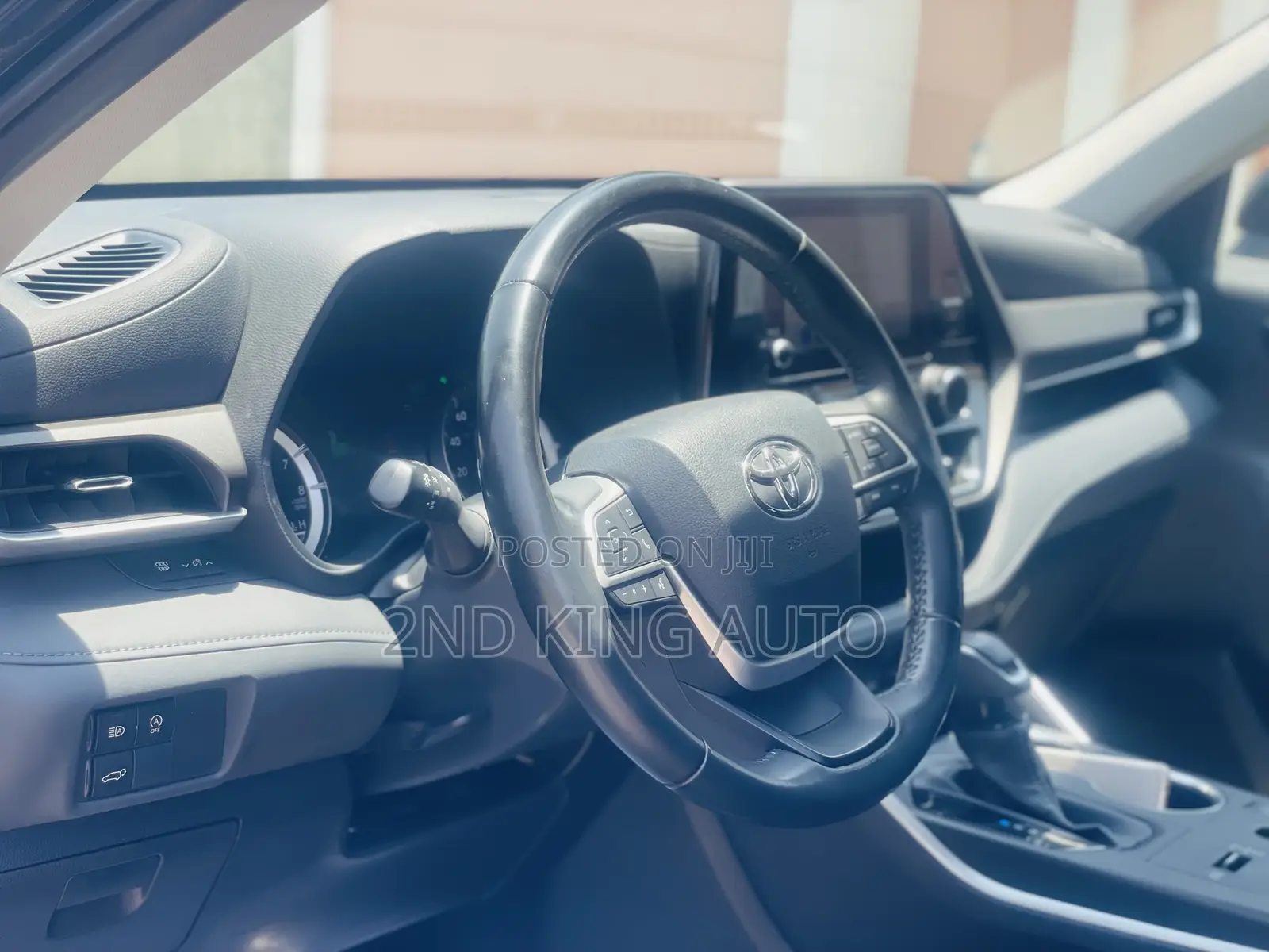 Toyota Highlander LE FWD 2023 Black