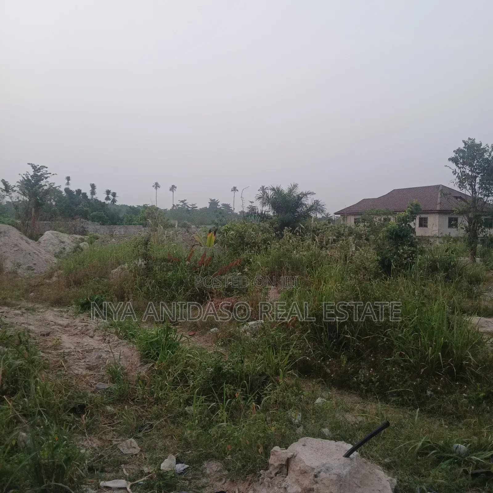 40 × 90 Half Plot of Land for Sale