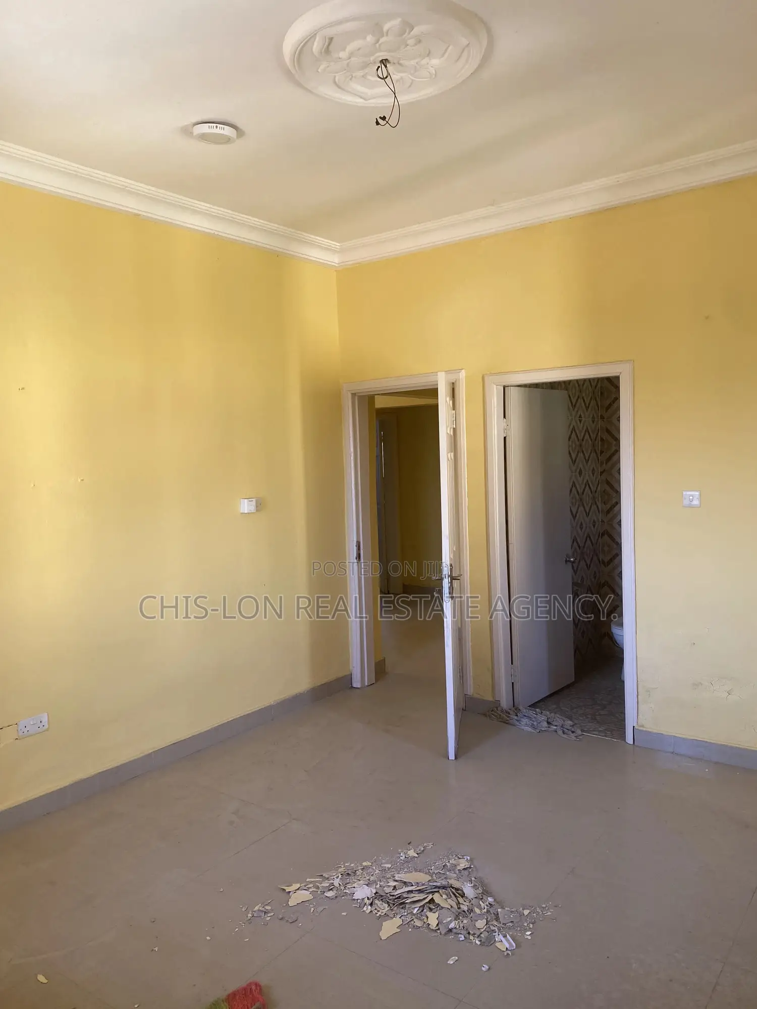2bdrm Apartment in Chis-Lon Broker’S, Adade for rent