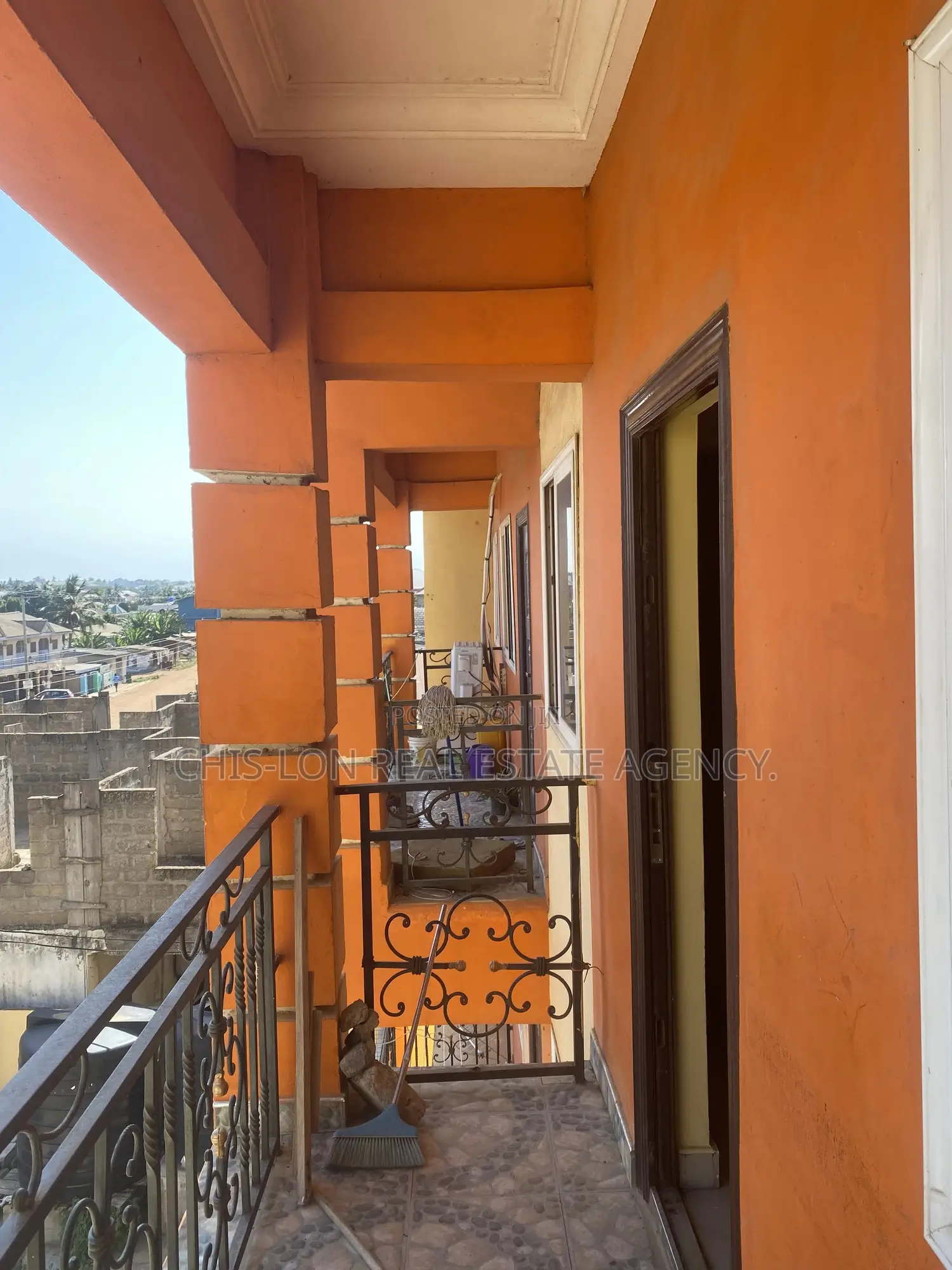 2bdrm Apartment in Chis-Lon Broker’S, Adade for rent