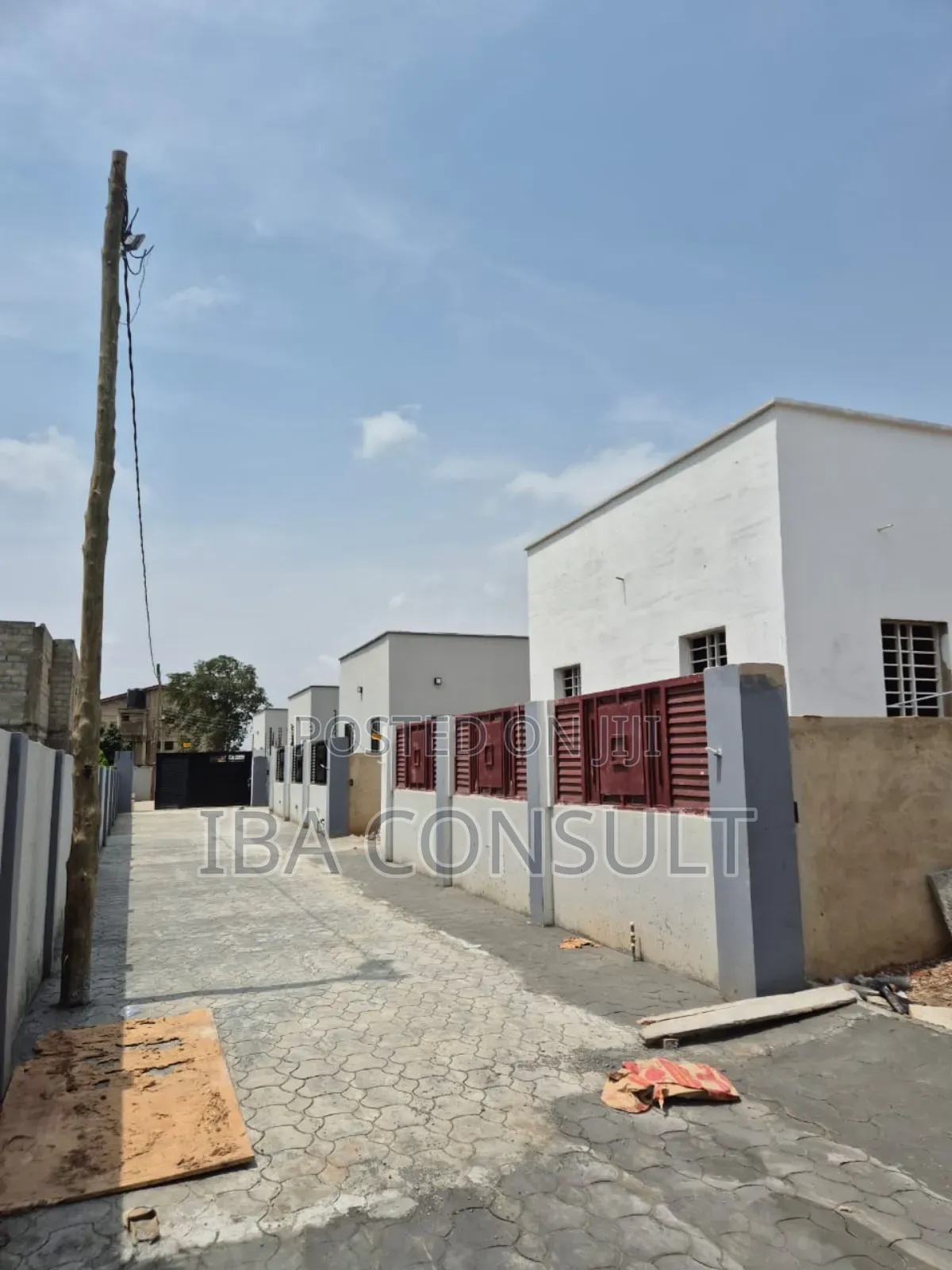 3bdrm Townhouse/Terrace in Ayi Mensah, Oyarifa for sale
