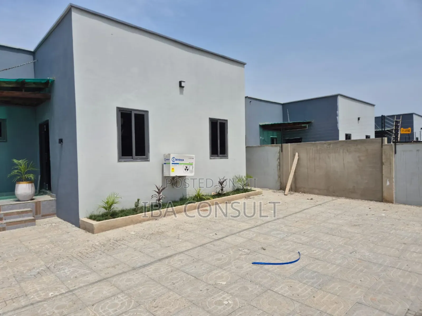 3bdrm Townhouse/Terrace in Ayi Mensah, Oyarifa for sale
