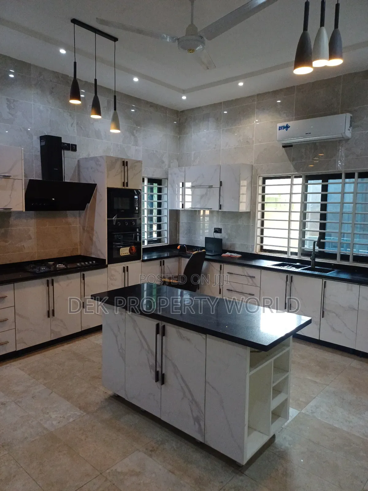4bdrm Mansion in Dek World, Ga East Municipal for sale
