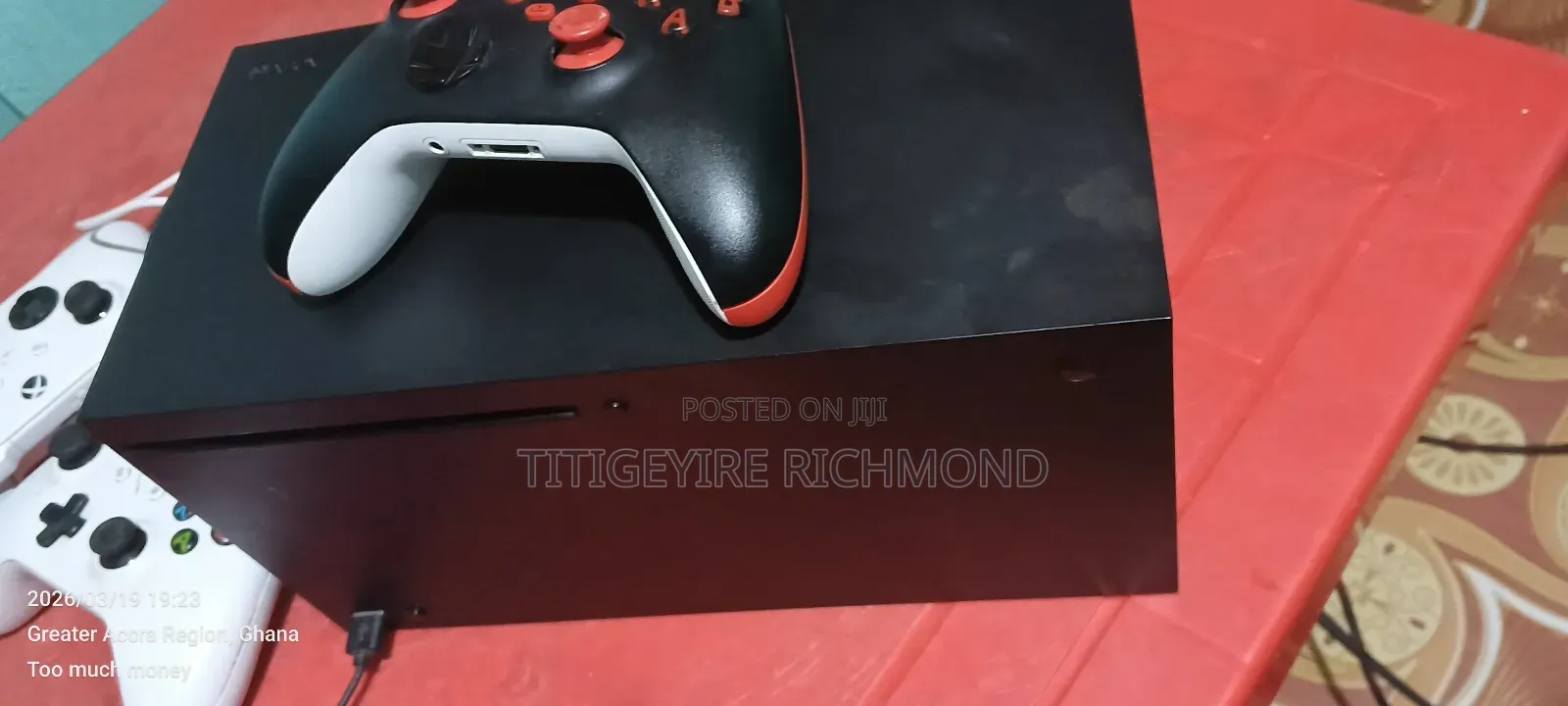 Xbox Series X 1tb 2 Controllers
