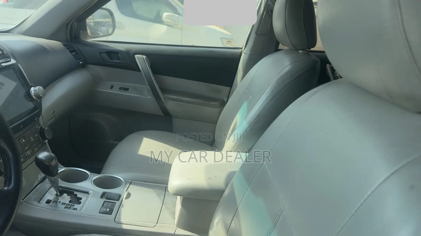 Toyota Highlander Limited 2011 White