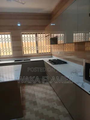 5bdrm House in Eja Herbal Pokuase for rent