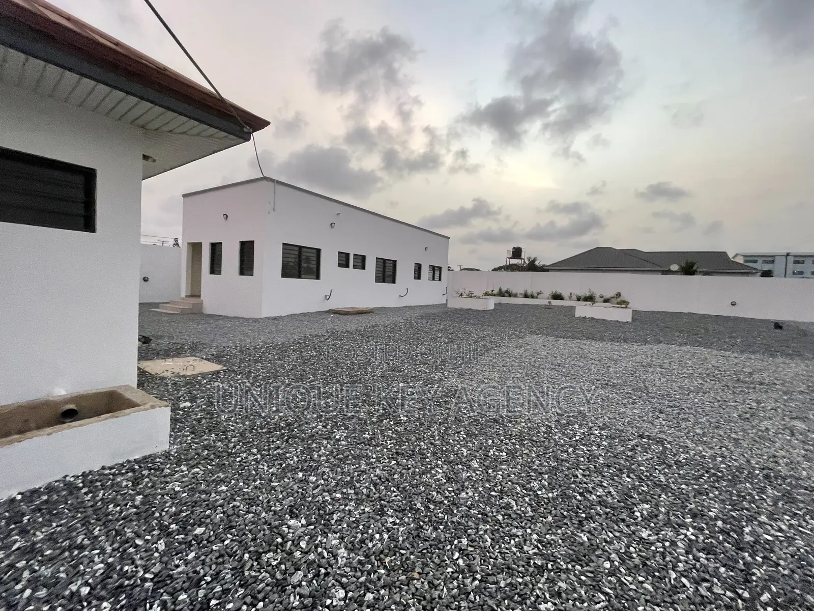 4bdrm House in Unique Key Agency, Airport Residential Area for rent