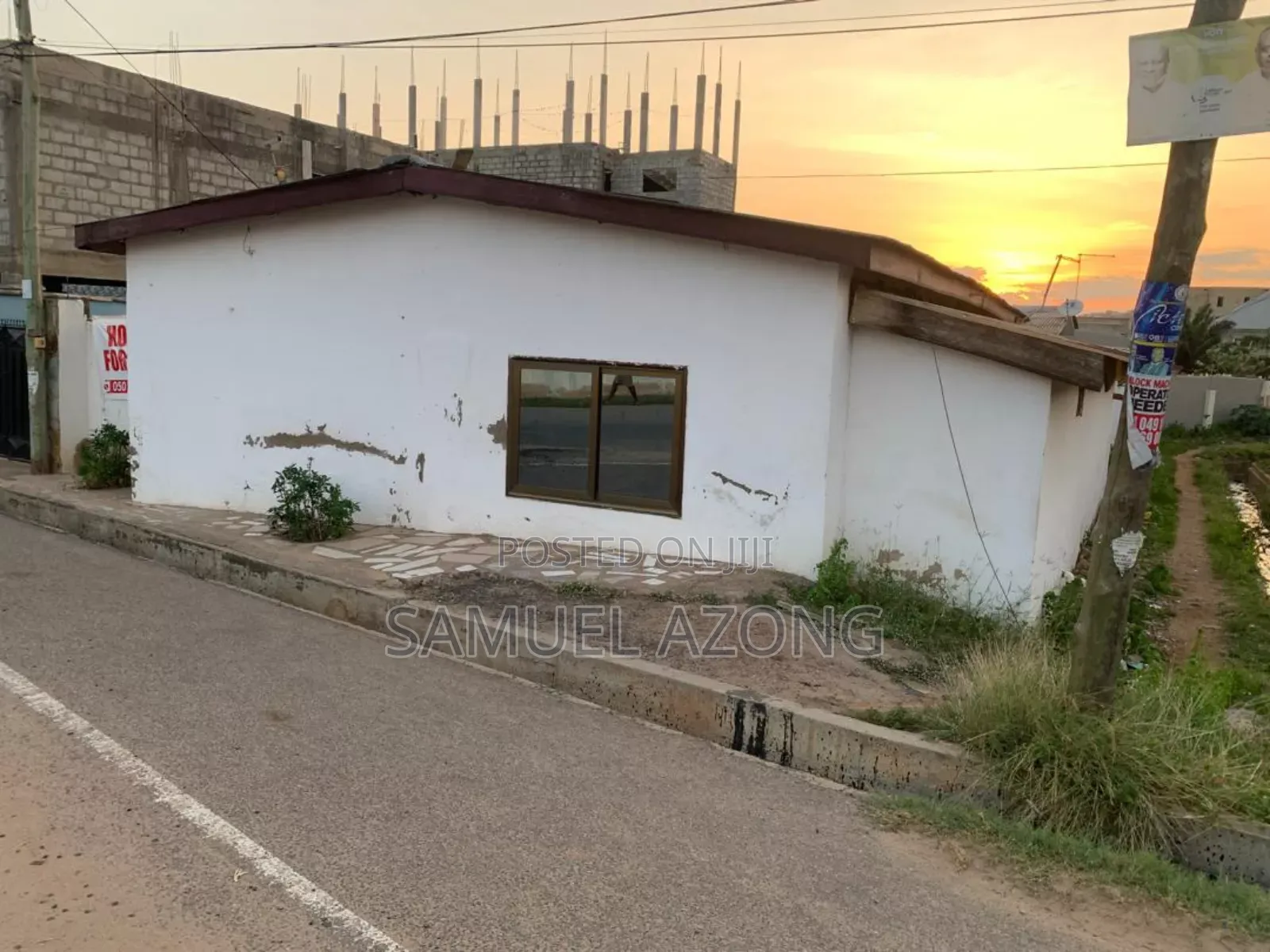 8bdrm House in Dansoman Round About, Accra Metropolitan for sale