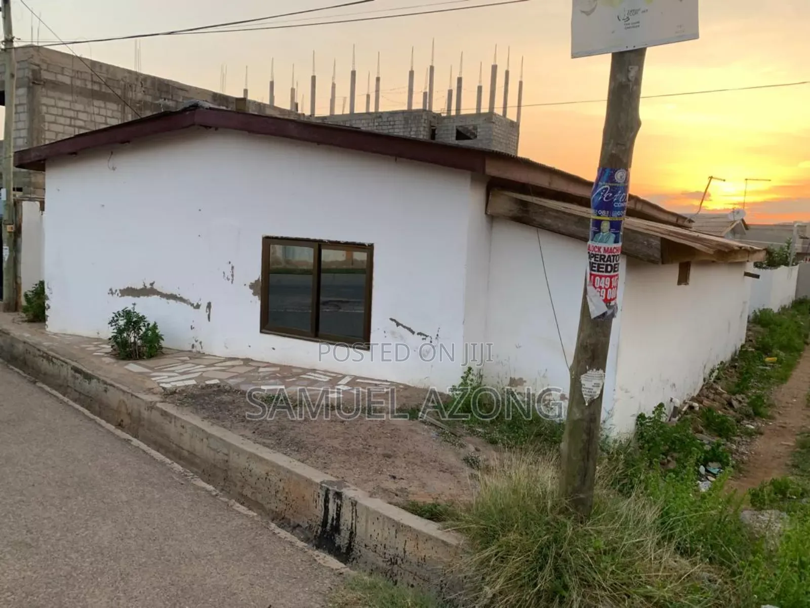 8bdrm House in Dansoman Round About, Accra Metropolitan for sale