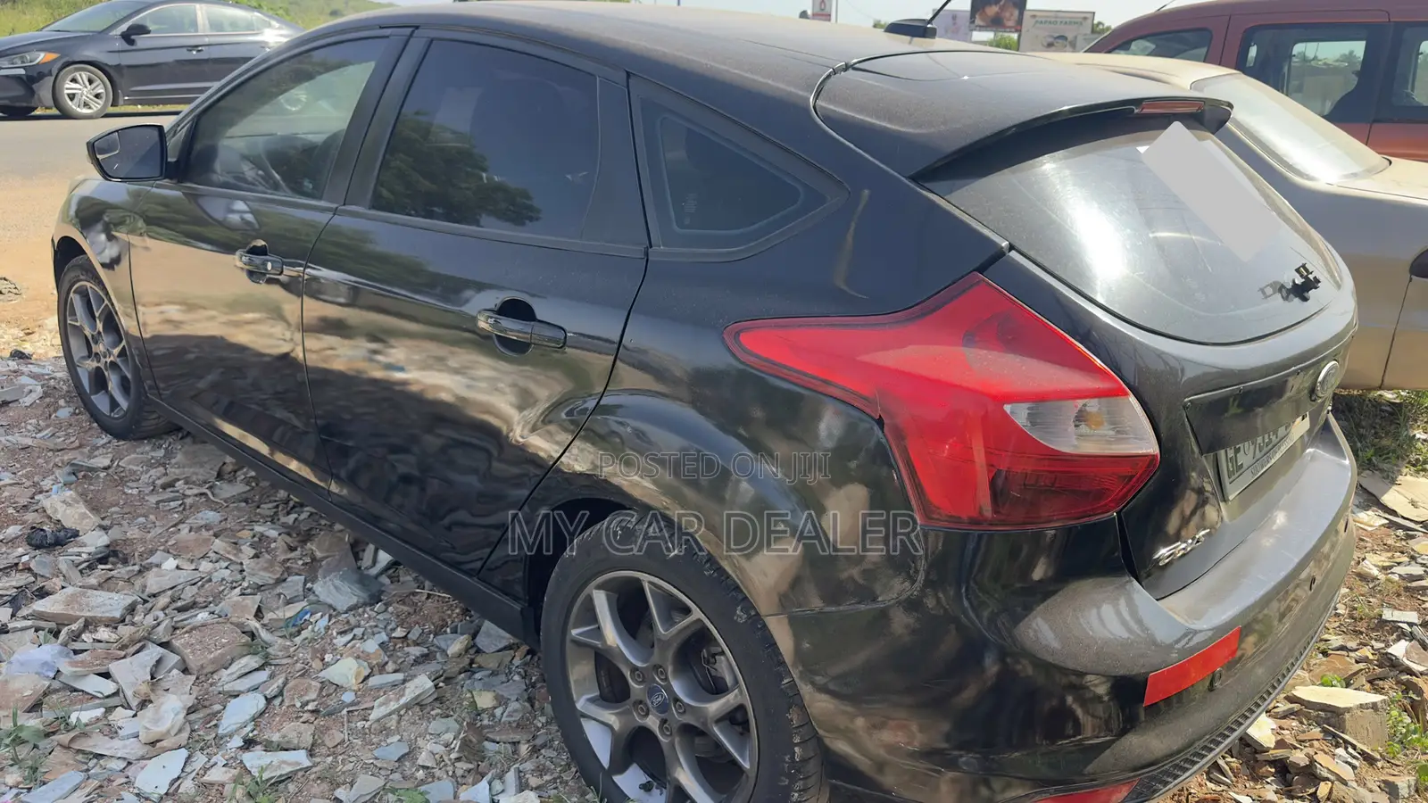 Ford Focus SE Hatchback FWD (2.0L 4cyl 5M) 2012 Black