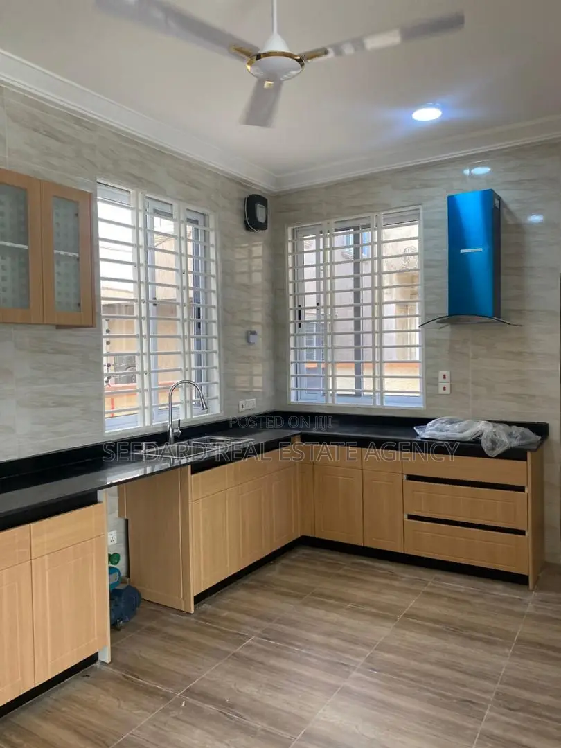 2bdrm Duplex in Achimota for rent