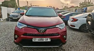 Toyota RAV4 XLE 4dr SUV (2.5L 4cyl 6A) 2015 Red