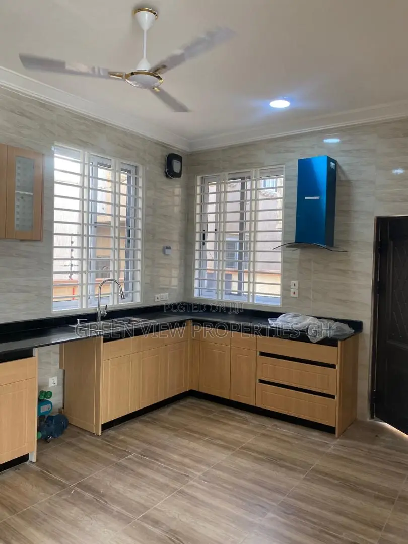2bdrm Duplex in Achimota for rent