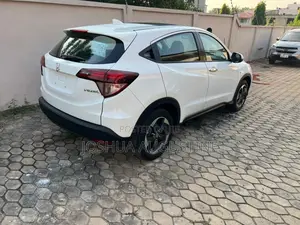 Honda Vezel 2017 White
