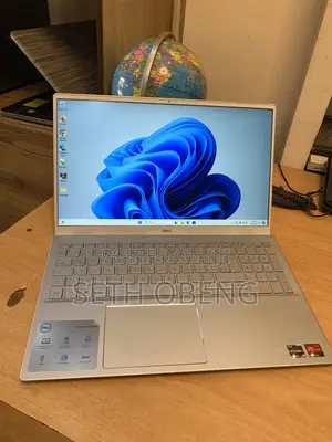 Laptop Dell Inspiron 15 5000 8GB AMD Ryzen 5 SSHD (Hybrid) 256GB