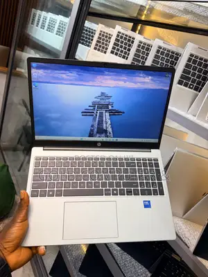 New Laptop HP 250 G10 8GB Intel Core i3 SSD 512GB