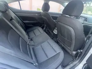 Hyundai Elantra 2018 White