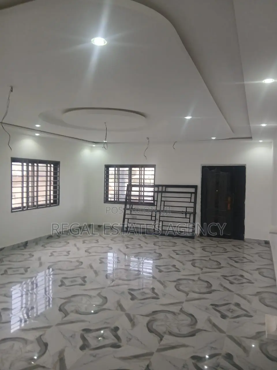 10bdrm House in Pokuase for sale