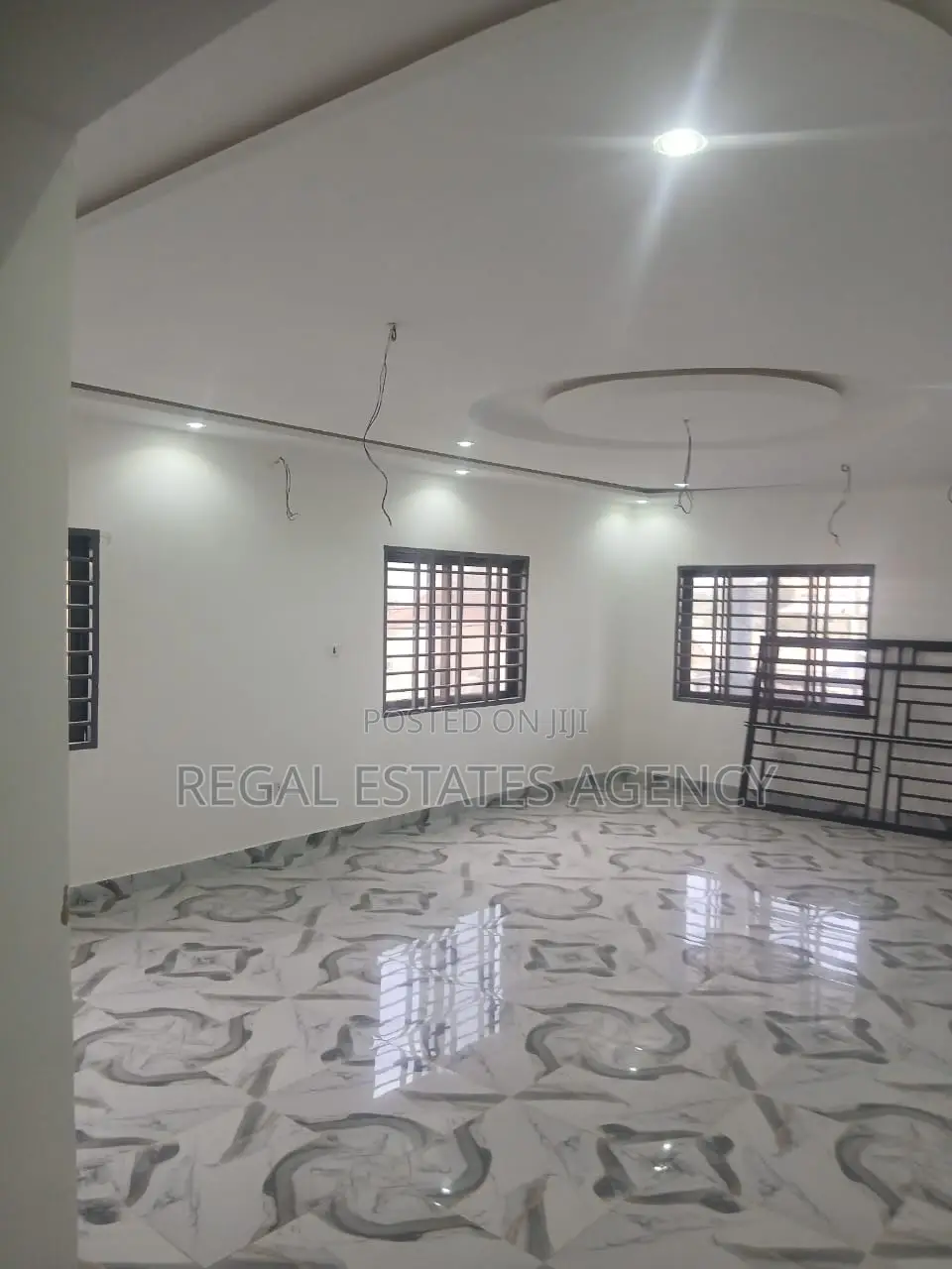10bdrm House in Pokuase for sale