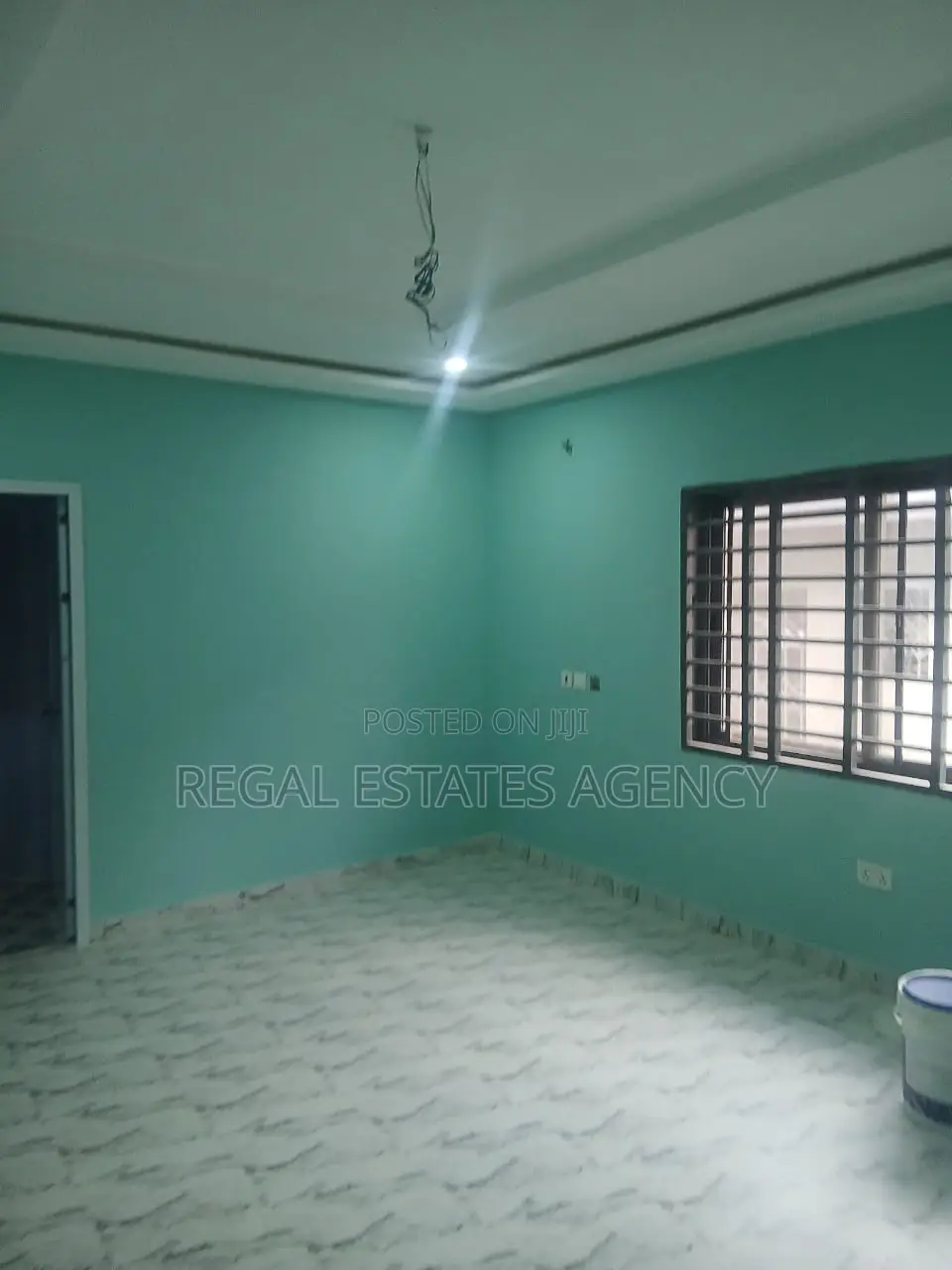 10bdrm House in Pokuase for sale