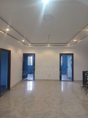 10bdrm House in Pokuase for sale