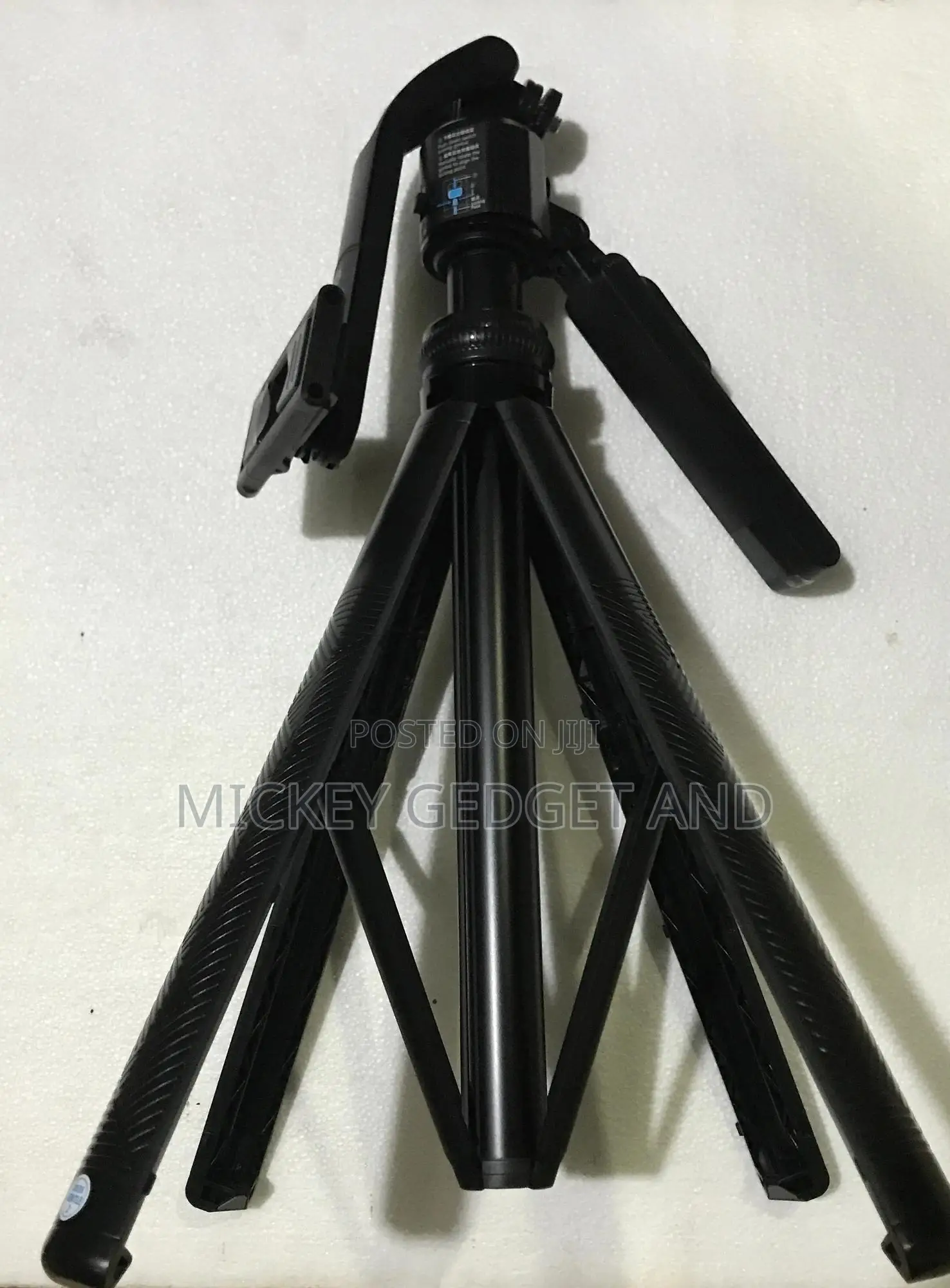 Ai Face Tracking Tripod-C17