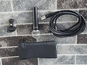 Studiomaster Km92 Dynamic Cardioid Cord Microphone