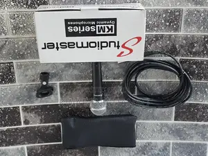 Studiomaster Km92 Dynamic Cardioid Cord Microphone