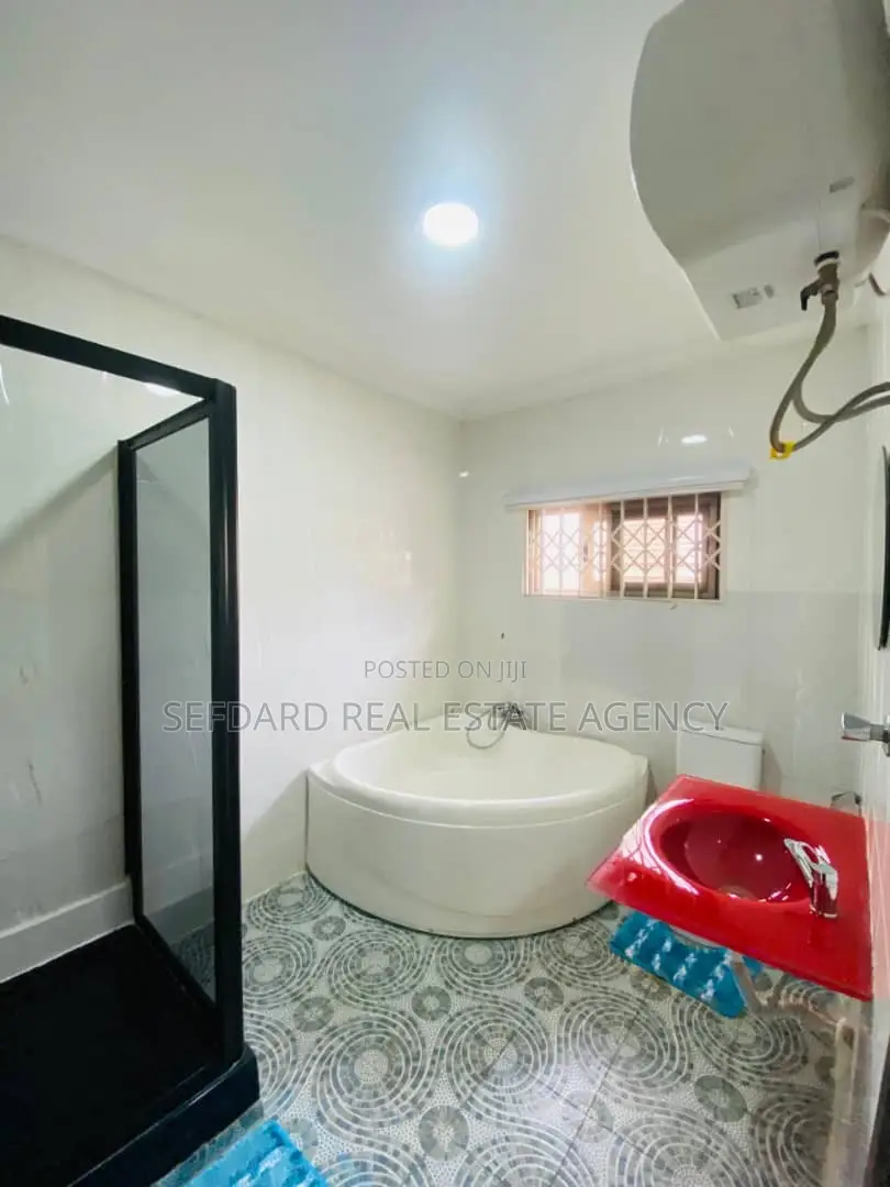 Furnished 4bdrm Townhouse / Terrace in Airport Residential Area