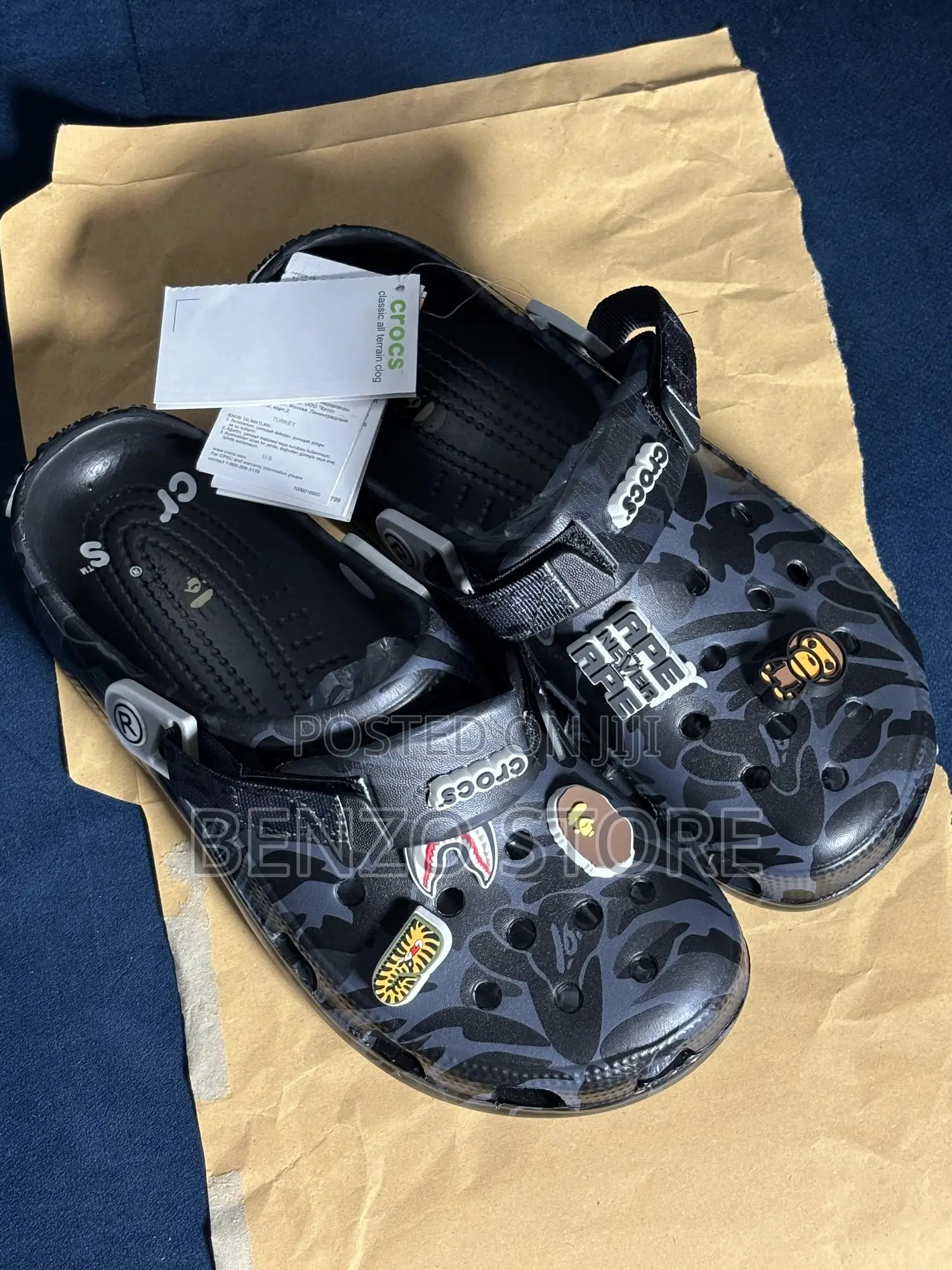 Trendy Pattern Crocs Clogs Unisex Footwear Size 40-45 Black Color