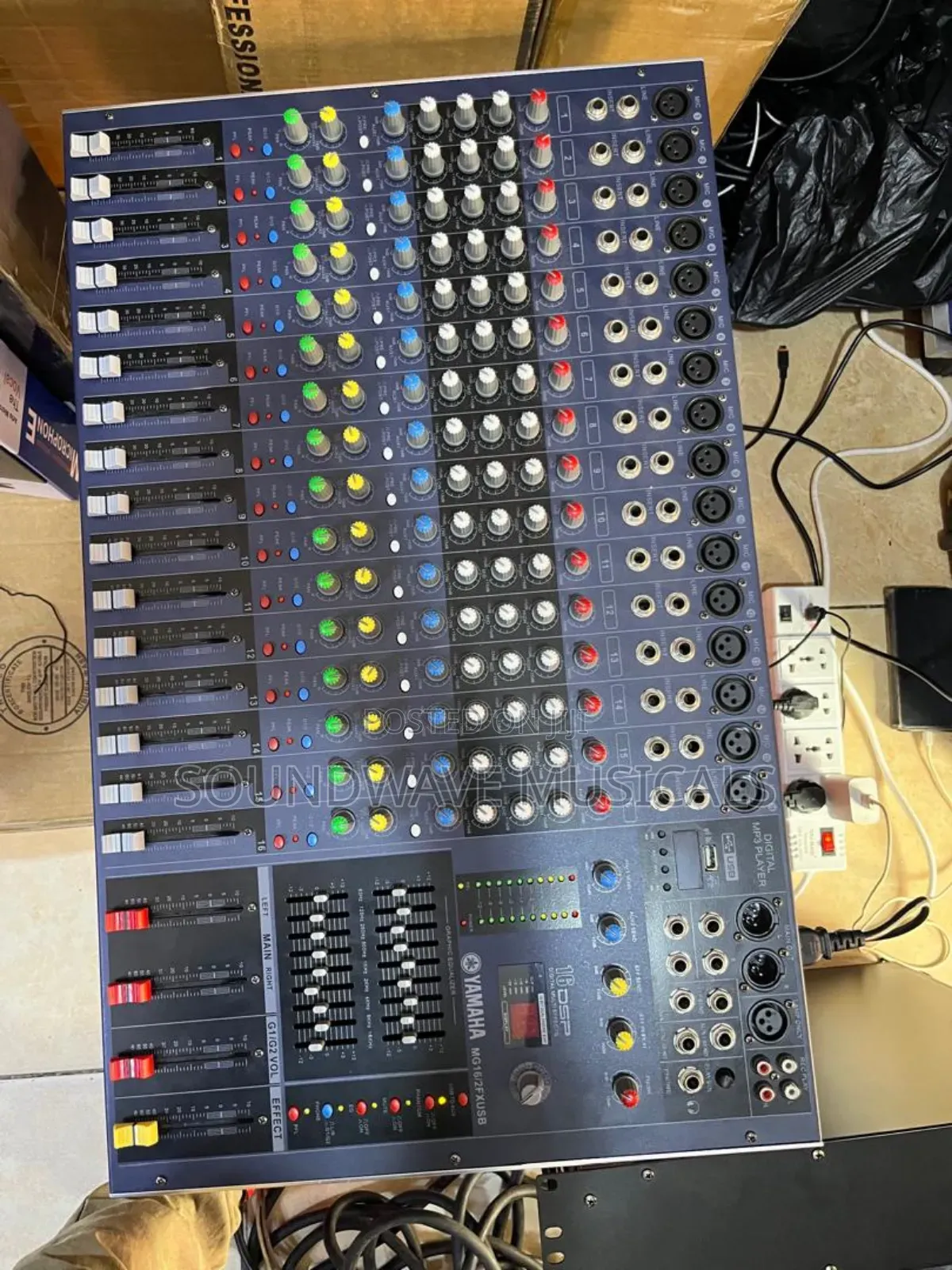 Yamaha Mg 16/2fx Usb 16 Channel Mixer