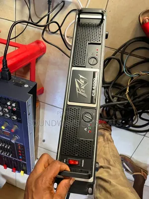 Peavey Cs 4000 Professional Amplifier