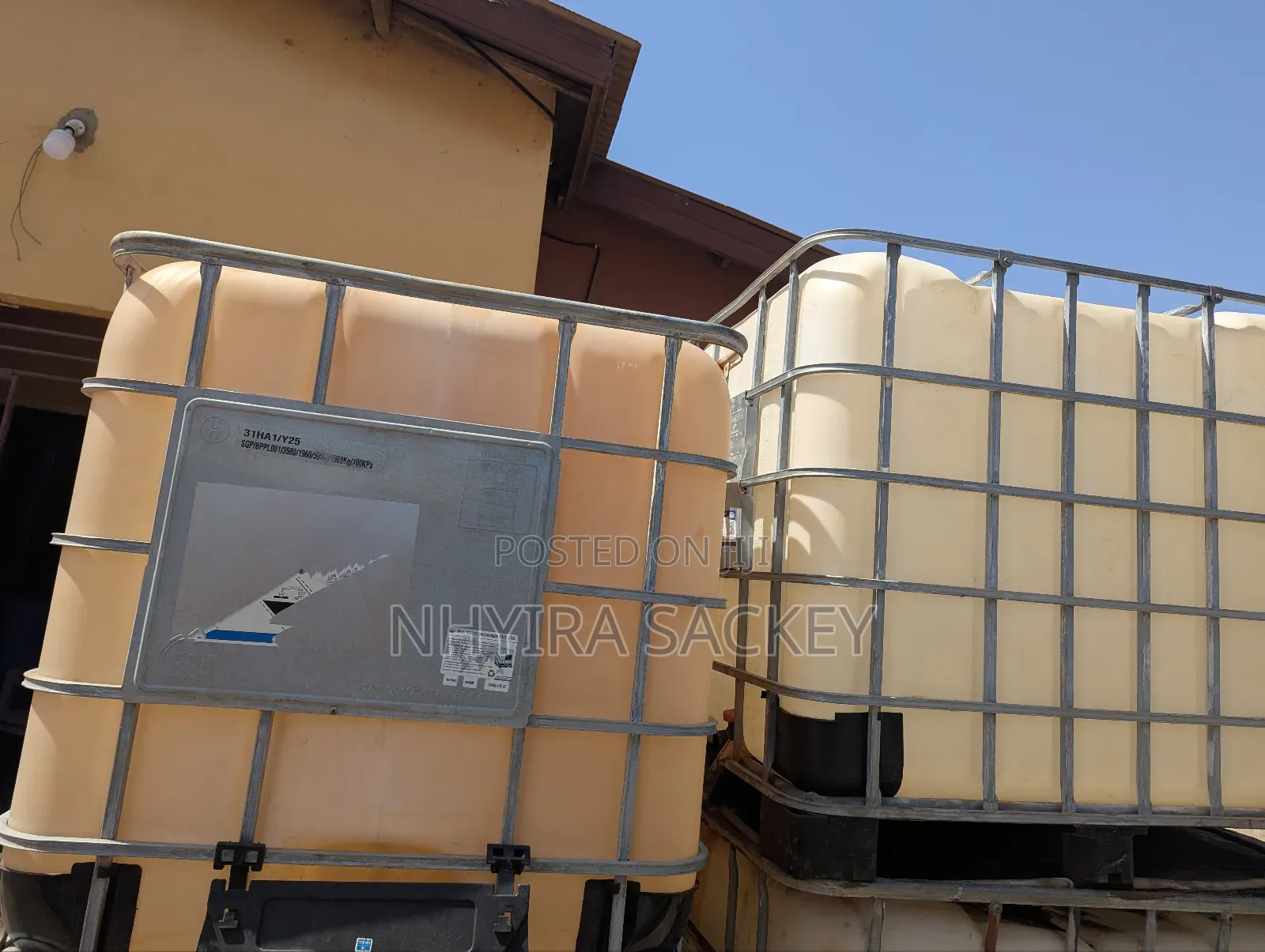 Off-White 1000l Ibc Tank