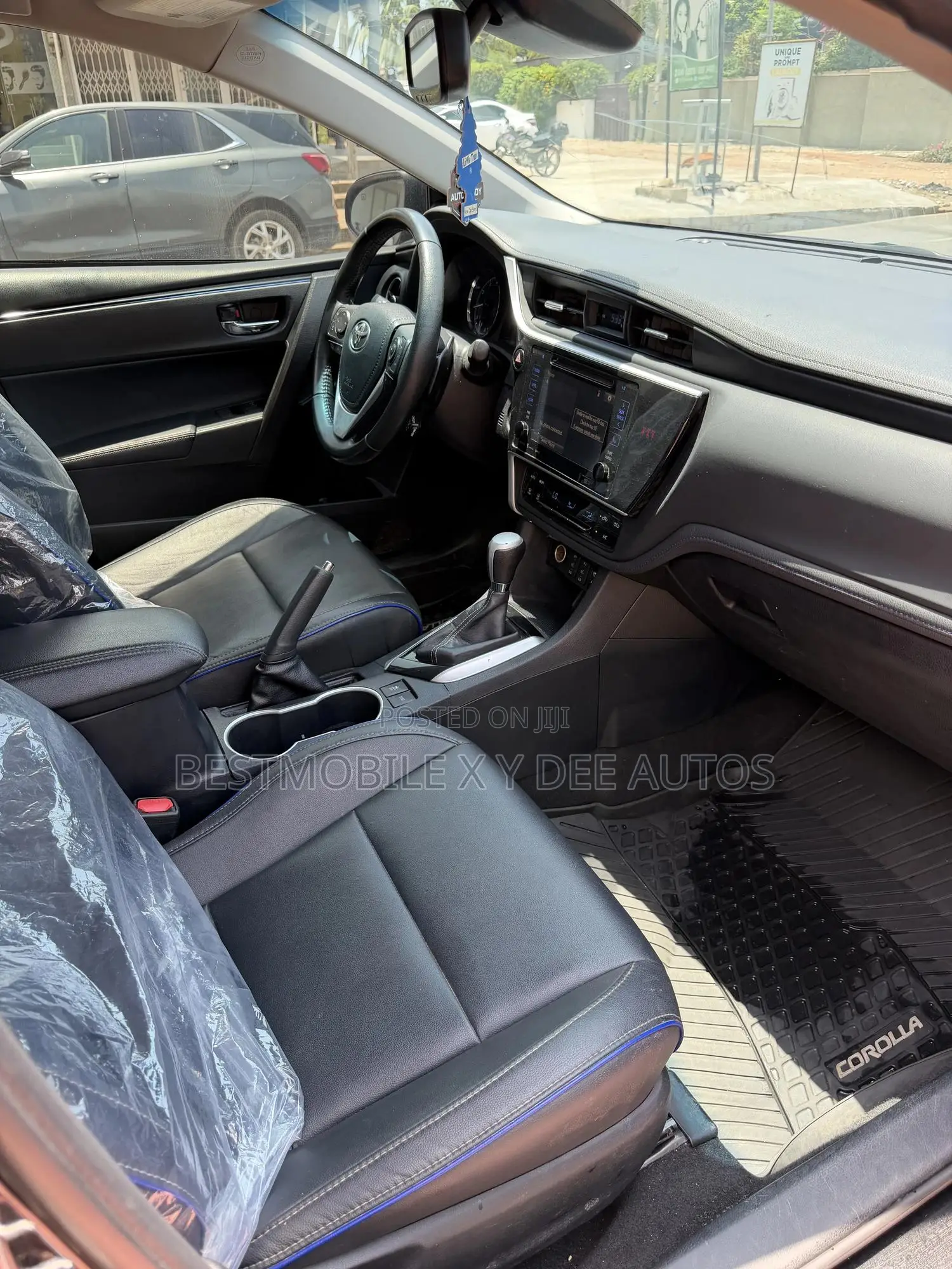 Toyota Corolla XSE (1.8L 4cyl 2A) 2018 Black