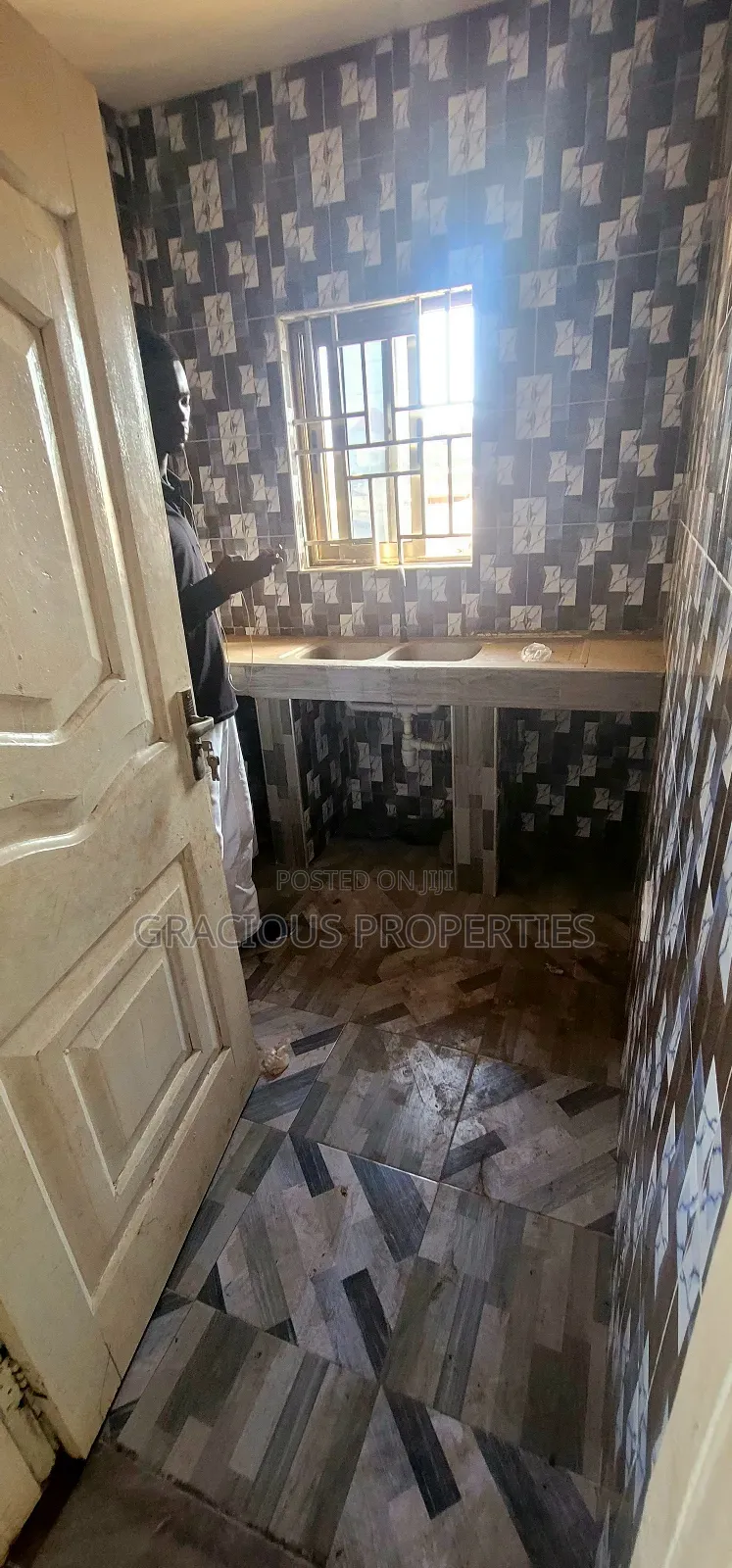 2bdrm Apartment in Gracious Properties, Mallam Junction for rent