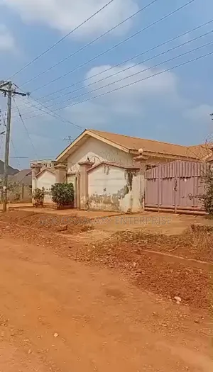 9bdrm House in Kumasi Metropolitan for sale