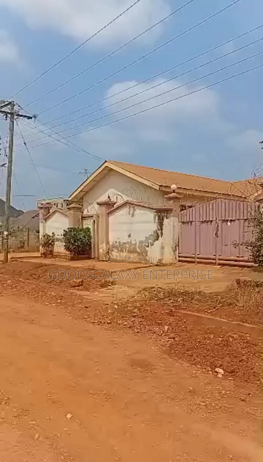 9bdrm House in Kumasi Metropolitan for sale